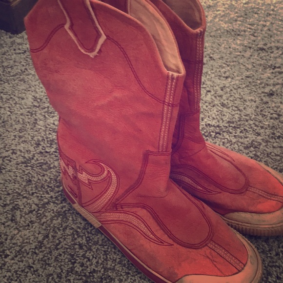 sneakers cowboy boots